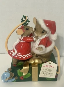 Charming Tails MERRY KISS-MAS Christmas Cheer Collection Figurine - Picture 1 of 11