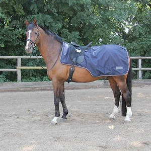Ausreitdecke mit Sattelausschnitt, Nierendecke, Regendecke Sattel - Picture 1 of 1