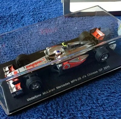 1/43 Spark Vodafone Mclaren Mercedes MP4-26 #4 China Gp 2011 Silver Red S3023 - Immagine 1 di 4