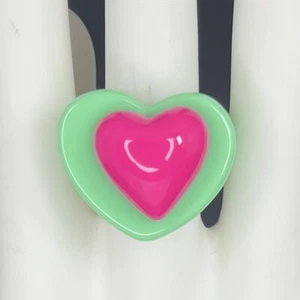 Chunky Lucite Ring Pink Green Heart Size 9 Statement Vtg Retro Cute Kawaii - Picture 1 of 11
