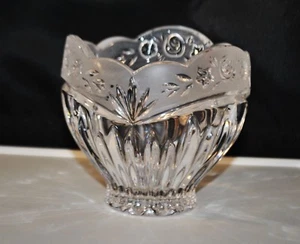 ONEIDA  Crystal Candy Bowl Frosted & Scallop Edge SOUTHERN GARDEN PATTERN  - Imagen 1 de 5