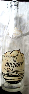 VINTAGE "FINE BEVERAGES By ANCHORR" CLEAR ACL BROWN & WHITE CROWN TOP SODA, USED - Imagen 1 de 7