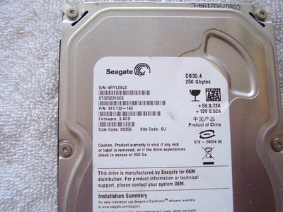 ST9300653SS Seagate 250GB 15K SAS SERVER HDD Hard Drive - Image 1 of 4