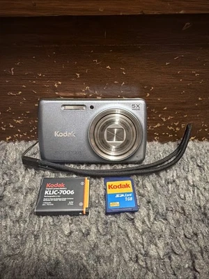 Kodak EasyShare M552 Digital Camera 14.0MP. Tested Works Great - Image 1 of 4