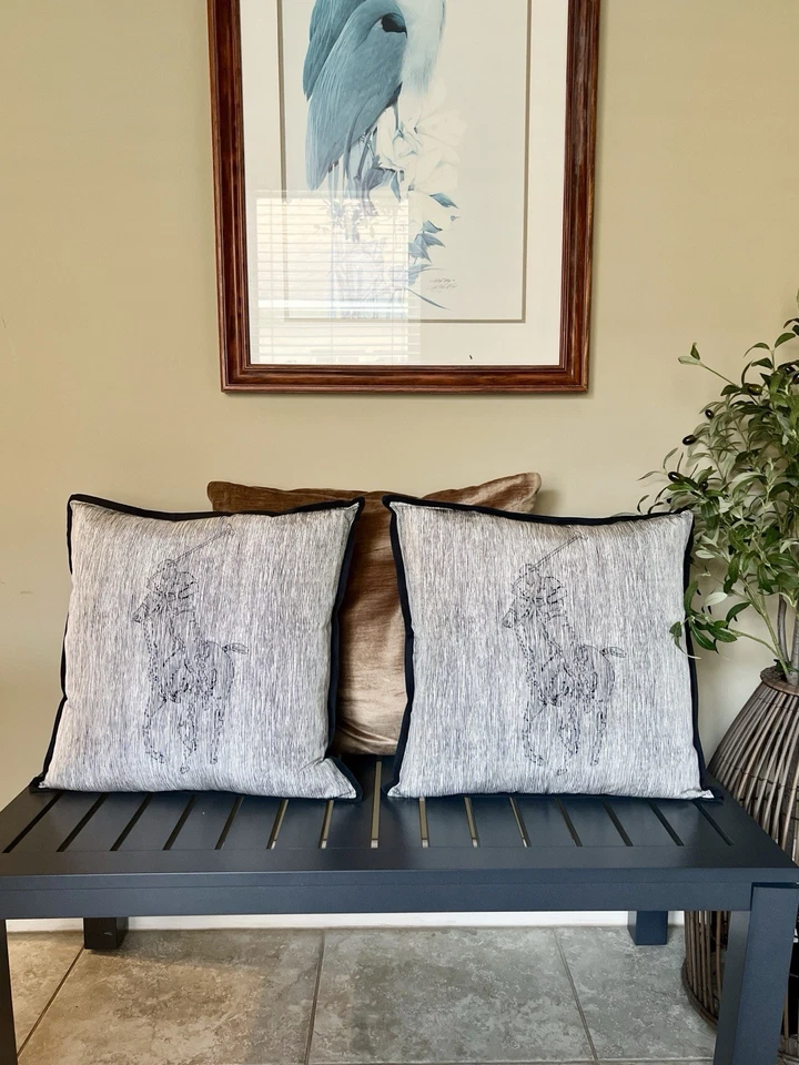 NUEVO Ralph Lauren Seda Polo Pony Almohada Ecuestre Azul Marino y Crema 20X20 Foto 1 de 4