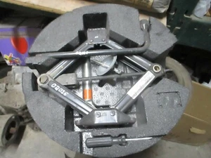 2009 Legacy Jack Kit in Foam 05-08 - Picture 1 of 2