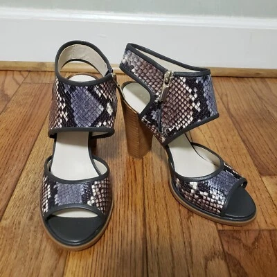 Sandalia Kenneth Cole de cuero con estampado de piel de serpiente punta abierta tacones en bloque talla 7 Foto 1 de 4