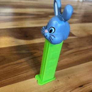 Pez Bunny Dispenser Coniglio Base Verde Floppy Orecchio Caramelle Bastone da Collezione Pasqua - Foto 1 di 2