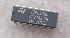 STMicroelectronics T74LS10B1 circuit intégré DIP 14. - Foto 1 di 3