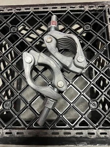 Swivel Cheeseboro Pipe Clamp - Grips 1. 1/4" - 1. 1/2" Speedrail - Picture 1 of 2