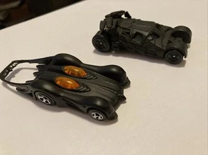 Hot Wheels Batmobile LOT of 2 Die-cast BATMAN CAR s04/s05 Great Condition - Picture 1 of 7