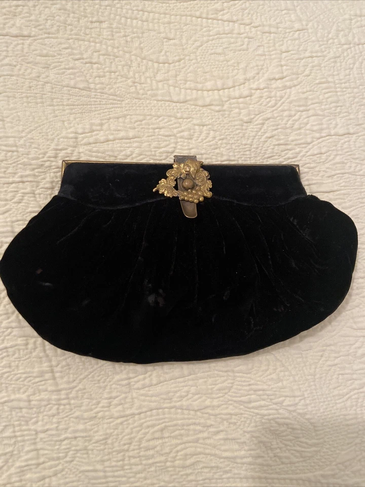 Bolso sin asas de noche de terciopelo negro de colección de los años 40 cierre único con zorro, bayas, hojas Foto 1 de 4