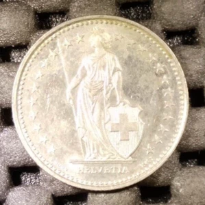 1983 Switzerland 1/2 Franc coin copper-nickel. Helvetia standing - Picture 1 of 2