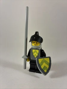 Vintage Lego 6075 375 Black Knight Minifigure Rare Grey Helmet EUC - Picture 1 of 2