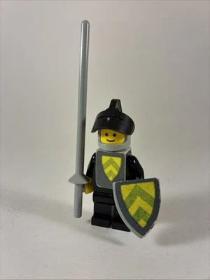 Minifigura de Caballero Negro Lego 6075 375 de Colección Raro Casco Gris Usado en Excelente Condición Foto 1 de 2