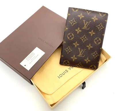 Auténtico estuche Louis Vuitton con monograma cubierta pasaporte M60179 con caja NS111445 Foto 1 de 4