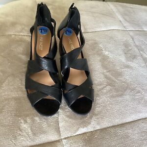 Nine West Women's Session Ankle Strap Wedge Sandals Black Leather Size 7.5 B