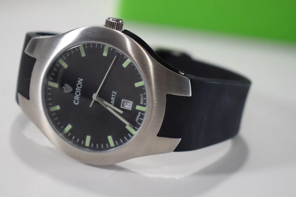 Reloj Croton para hombre caja de acero inoxidable esfera negra y correa de goma Foto 1 de 1