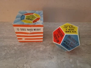 70er Dan-Dee Imports 12-seitiger lustiger Zitate Briefbeschwerer mit OVP, #1922 - Bild 1 von 10