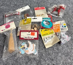 Vintage Fiber Craft Supplies Lot - Miniatures Wiggle Eyes & Decorative Accessori - Picture 1 of 8