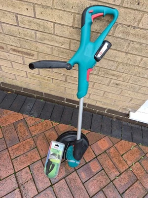Bosch ART 26-18 LI Cordless Grass Trimmer + Spare Blades – Good Condition - Used - Image 1 of 4