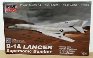Minicraft 14595 Boeing B-1A Lancer Kit bombardiere supersonico 1:144 sigillato nuovo - Foto 1 di 3