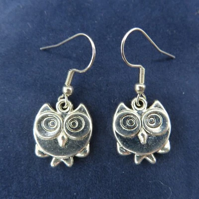 DIJE BÚHO DIBUJOS ANIMADOS Pendientes Colgantes Antiguo Tono Plata Pájaro Naturaleza Boho Regalo NUEVO Foto 1 de 4