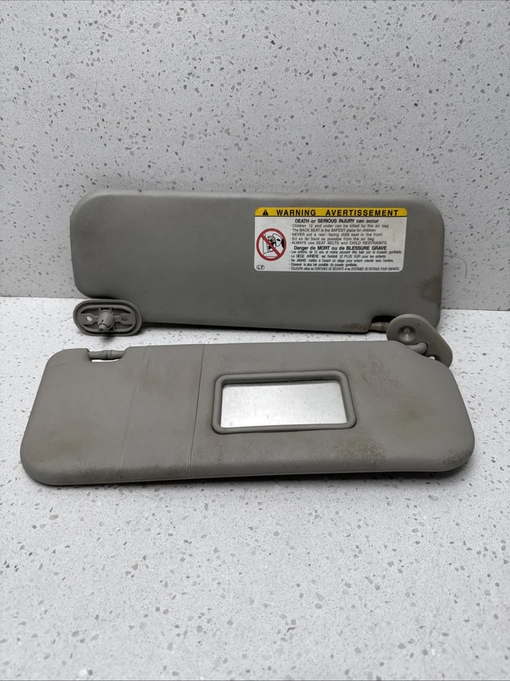 2003 Toyota Corolla FRONT LEFT & RIGHT SUN VISOR PAIR OEM Foto 1 de 4