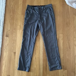 Amazon Essentials Herren Slim Fit Stretch Golfhose 29 W x 32 L grau gebraucht, in einwandfreiem Zustand - Bild 1 von 3