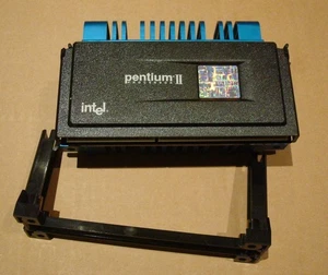 Intel Pentium II 450Mhz Slot 1 CPU SL2U7 80523PY450512PE +cooling +bracket Rare - Imagen 1 de 3