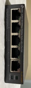 TP-Link TL-SF1005P 5-Port 10/100Mbps Desktop Switch with 4-Port PoE+ - Foto 1 di 4