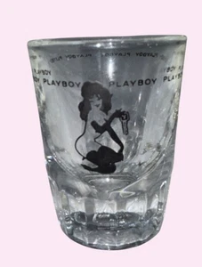 Vidrio de chupito vintage Playboy pin-up niña 3 pulgadas negro gráfico vidrio transparente - Imagen 1 de 3