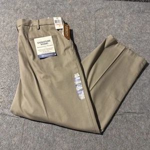 Pantalone kaki Dockers Signature uomo 40x30 plissettato vestibilità rilassata elasticizzato performance - Foto 1 di 8