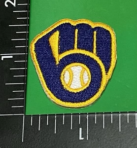Parche de bordado raro hierro con logotipo de hierro de los Cerveceros Milwaukee ☝️ - Imagen 1 de 3