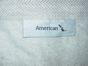 AMERICAN AIRLINES HERRINGBONE TRAVEL BLANKET THROW CABIN 36" X 64 BROWN BEIGE - Picture 1 of 5