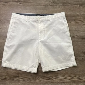 Club Monaco Baxter Fit Shorts Mens 33 White 6 Inch Inseam - Picture 1 of 10