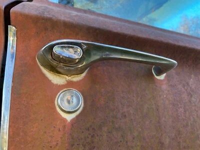 Buick LeSabre Oldsmobile 1961 1962 exterior manija de puerta exterior pasajero delantero Foto 1 de 3