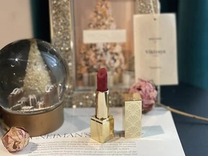 Lápiz labial ESTÉE LAUDER ~NUEVO~ EDICIÓN LIMITADA terciopelo rojo INVIERNO 2024 - Imagen 1 de 7