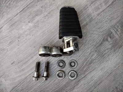 84-85 Yamaha Virago XV1000. Б/у заводской передний левый ножной колышек. - Изображение 1 из 4