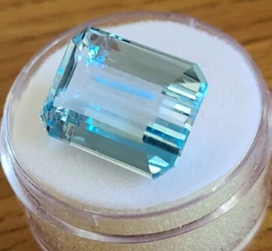 14.68 Ct Swiss Blue Topaz Rectangular / Emerald Cut Loose Stone Gemstone - Picture 1 of 7