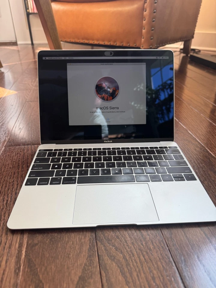 Apple MacBook 12" (512GB SSD, Intel Core M5, 1.20 GHz, 8GB) Laptop - Silver -... - Image 1 of 3