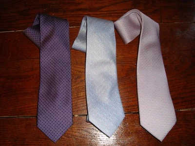 LOTE DE 3 CORBATAS BLOOMINGDALES TIENDA HOMBRE 100% SEDA ¡APENAS USADAS!  (LOTE #1) Foto 1 de 4