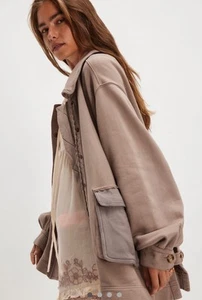 Free People Alexa Sweatshirt Reißverschluss Druckknopfverschluss Dusted Cocoa XS NEU - Bild 1 von 6