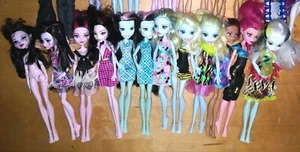 je 1 Monster High Puppe steife Arme/Beine €/Stück - Bild 1 von 8