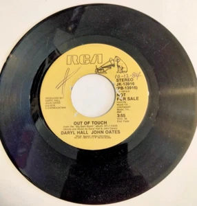 DARYL HALL AND JOHN OATES - OUT OF TOUCH - PROMO - RCA JK-13916 - 45 Record EX - Imagen 1 de 2