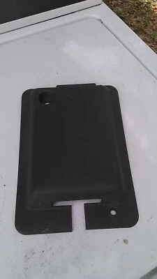 1994-1997 NISSAN PICKUP D21 HARDBODY 2.4L PASSENGER RIGHT SIDE SEAT BELT COVER - Image 1 of 3