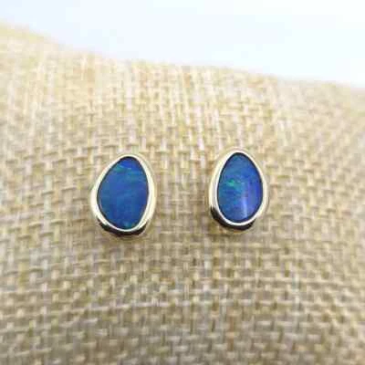 Pendientes de ópalo de roca doble natural australiano de oro macizo de 14 k 7,9 x 10,9 mm Foto 1 de 4