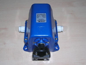 Unused - TER PF07081100 Rotary limit switch 6A 380V w/o original box - Imagen 1 de 11