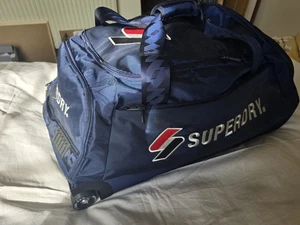 Superdry 26 " Navy Holdall Lightweight Bag With Interchangeable Pro Skate Wheels - Picture 1 of 12