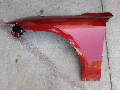 Guardabarros izquierdo Lexus IS300 IS350 2020-22 OEM USADO Foto 1 de 4